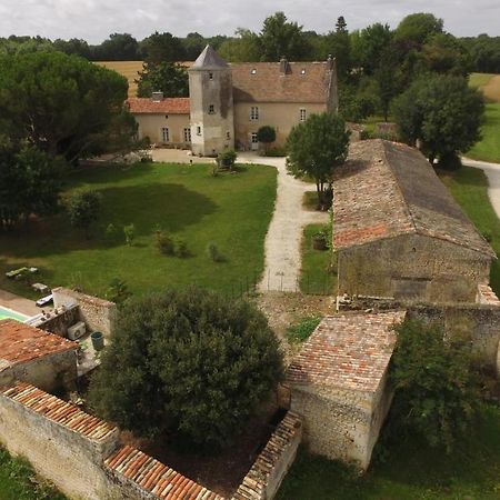 Avy Gite Du Chateau De Pernan מראה חיצוני תמונה