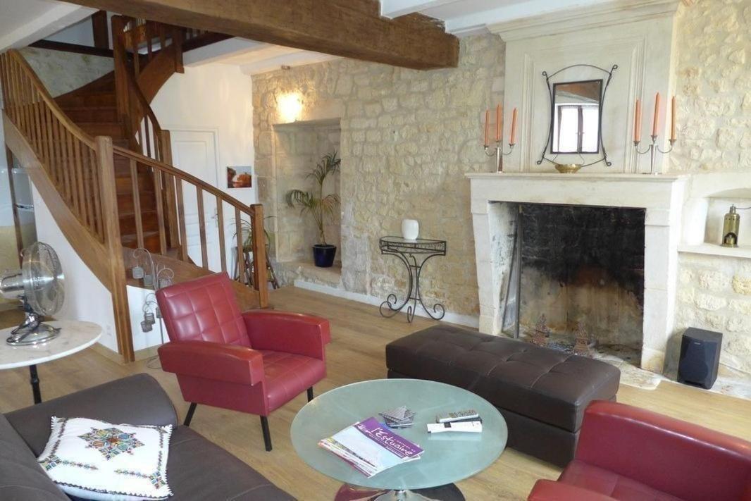 Avy Gite Du Chateau De Pernan מראה חיצוני תמונה