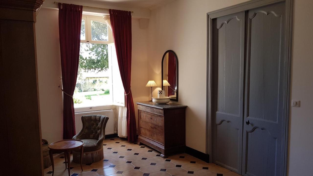 Avy Gite Du Chateau De Pernan מראה חיצוני תמונה
