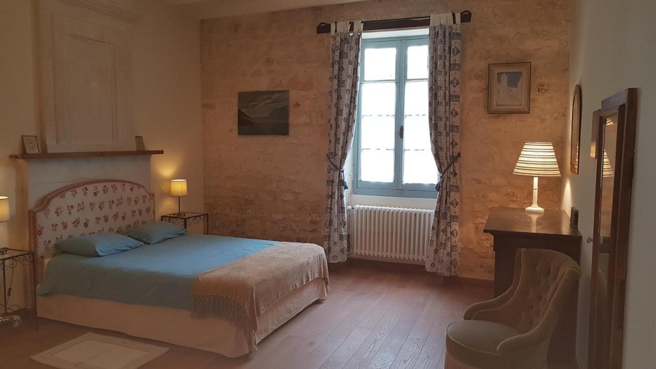 Avy Gite Du Chateau De Pernan מראה חיצוני תמונה
